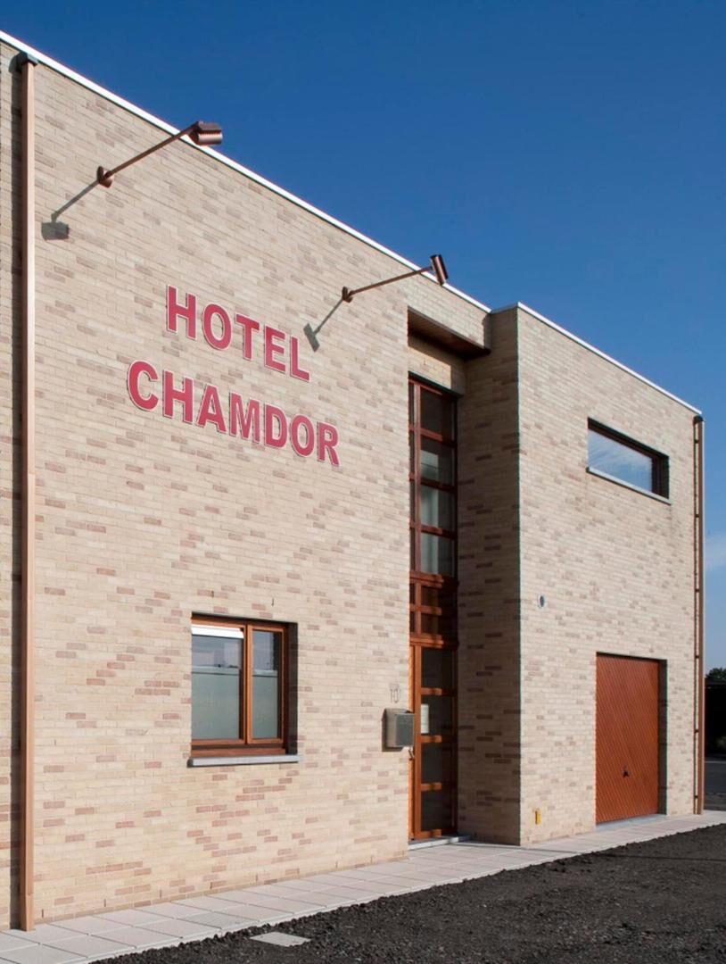 Hotel Chamdor aan de Robaardstraat in Roeselare